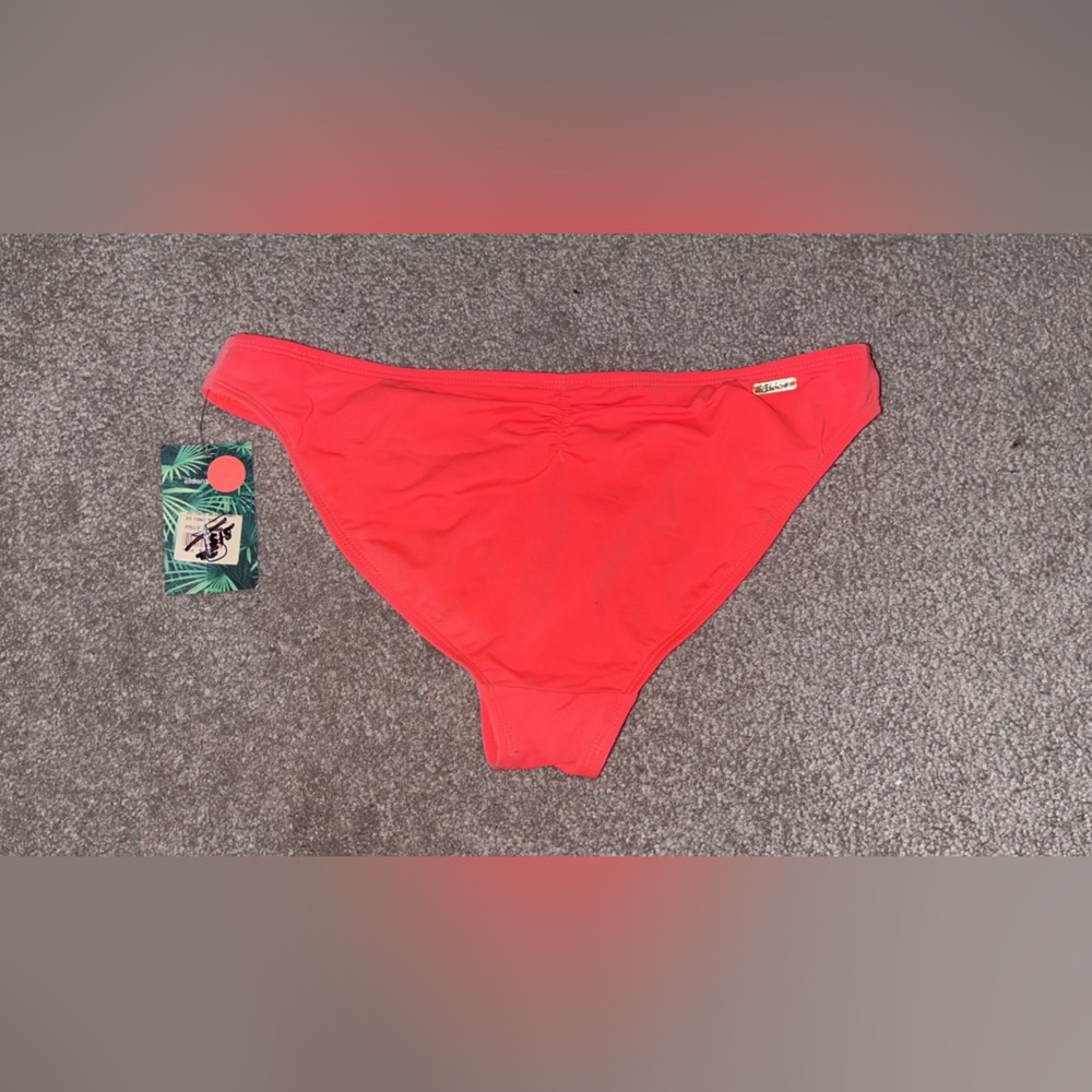 👙 BNWT Eidon Bikini Bottoms with ruched bum